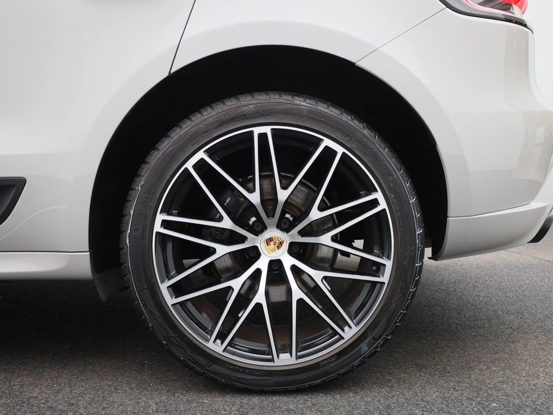Porsche-Macan-image-12