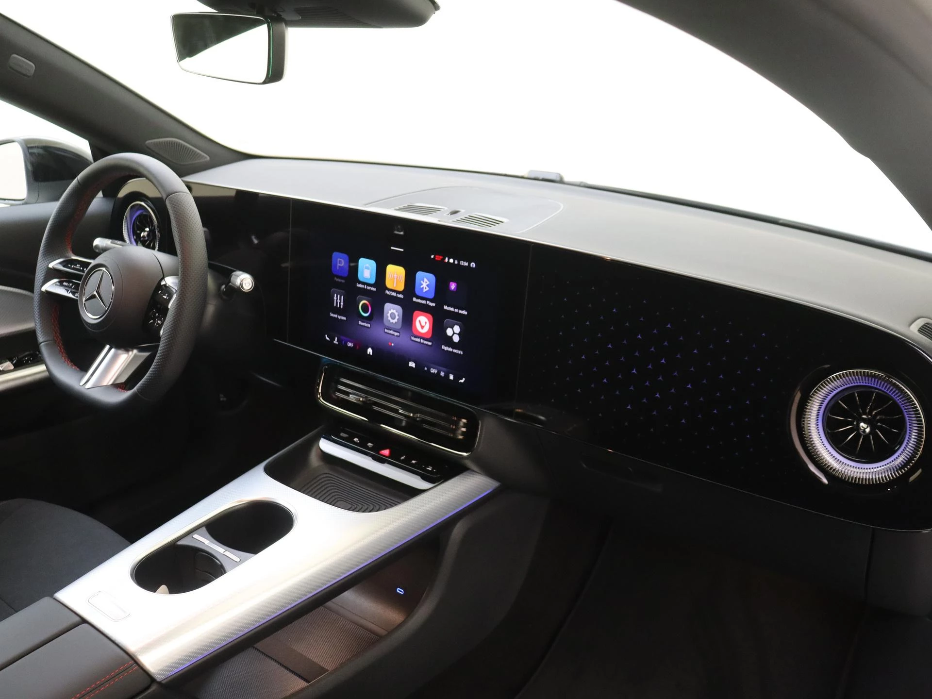 Mercedes-Benz-CLA-image-4