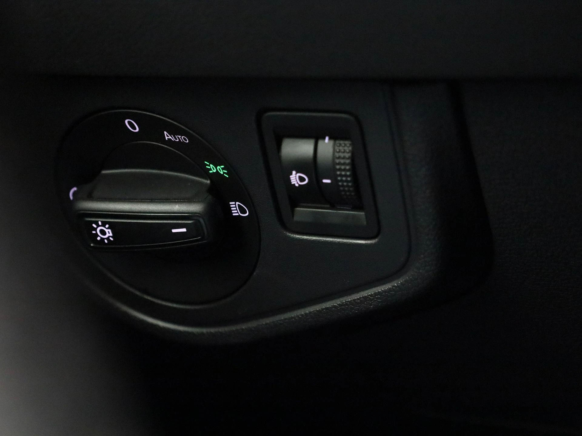 Volkswagen-Polo-image-19