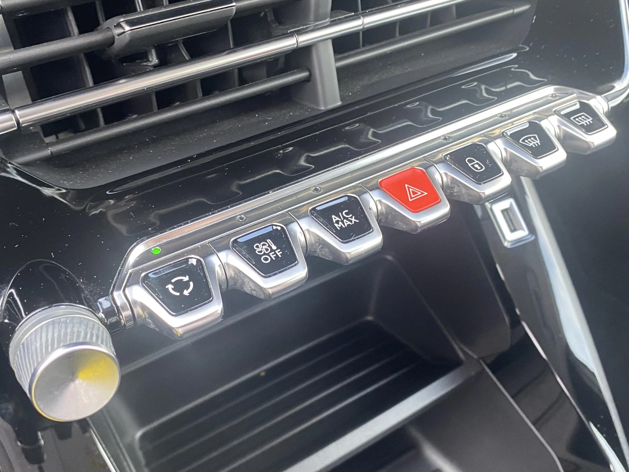 Peugeot-208-image-16