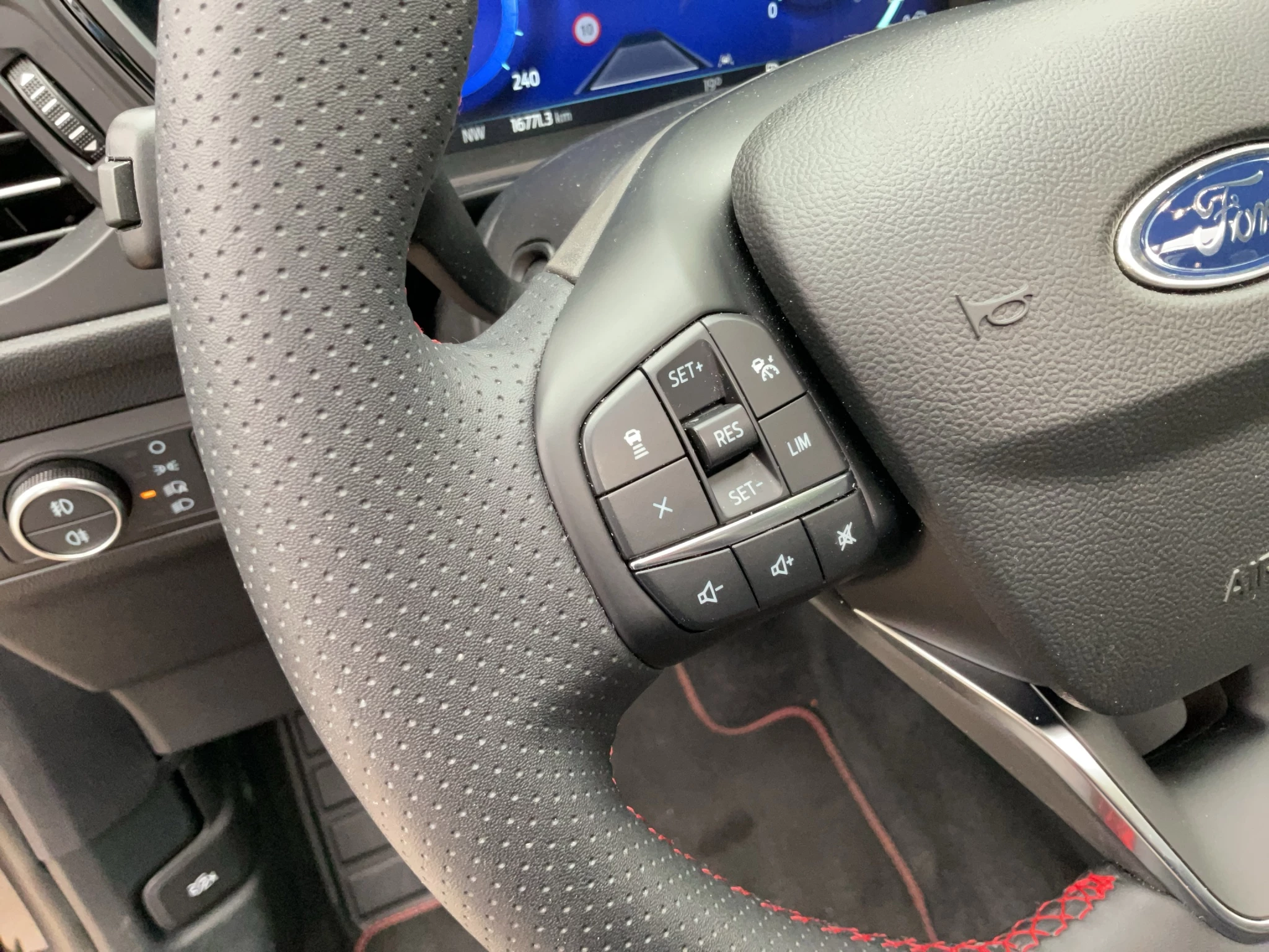Ford Kuga ST-Line X*PANO*AHK*KAM*ACC*NAVI*SOUND-SYS.