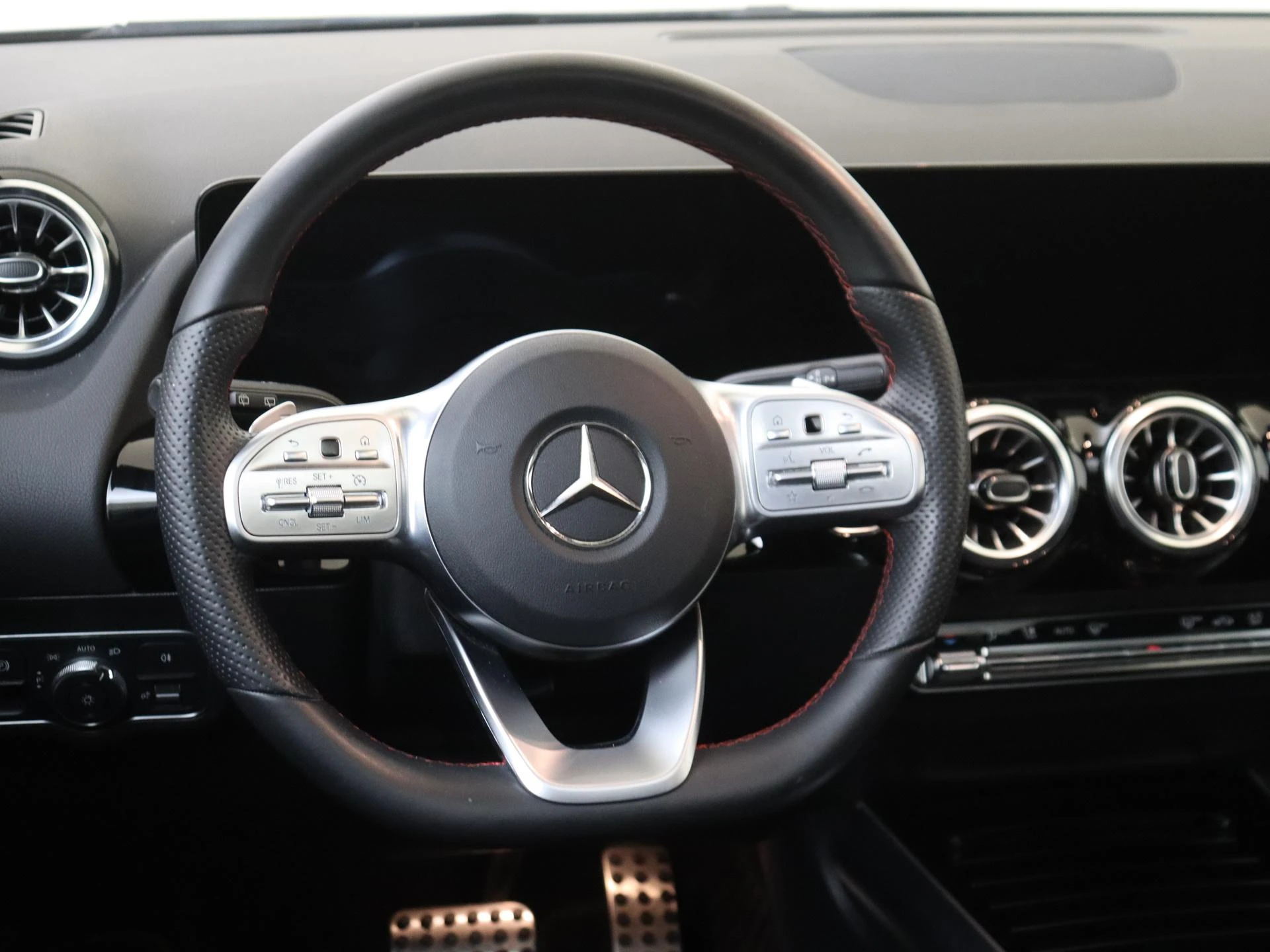 Mercedes-Benz GLA 250 e Business Solution AMG Limited