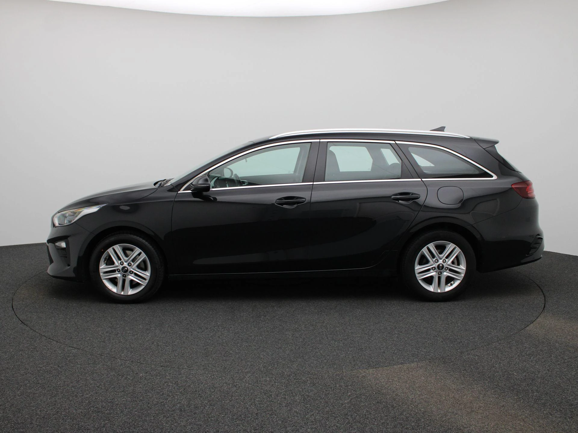 Kia-Ceed Sportswagon-image-3