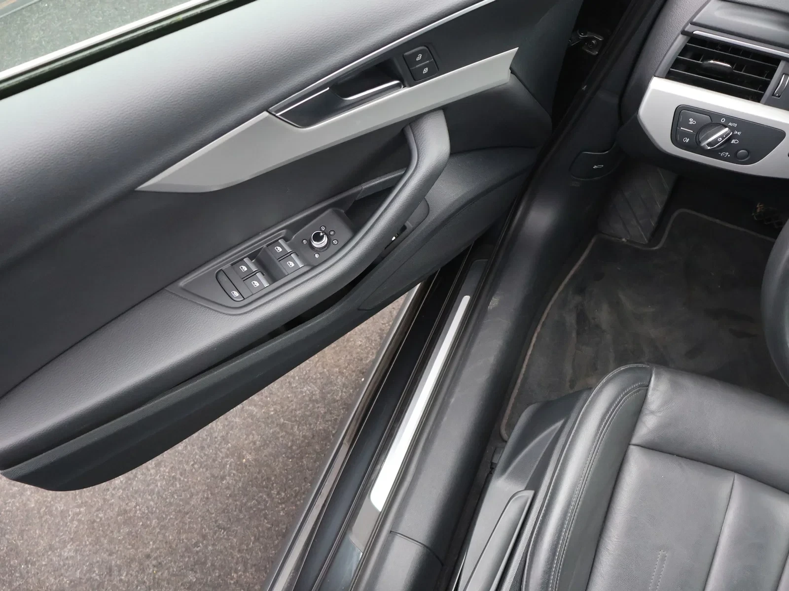 Audi A4 Avant Audi A4 Avant Business Edition Advanced 30TDI 136PK *AUTOMAAT*LEDER*CAMERA*PDC*CRUISE*VIRTUAL COCKPI