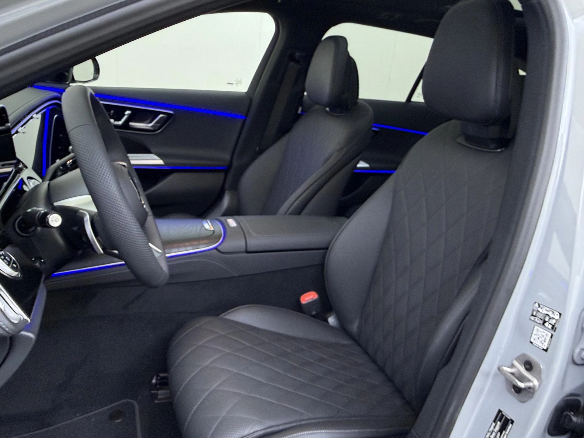 Mercedes-Benz-E-Klasse-image-10