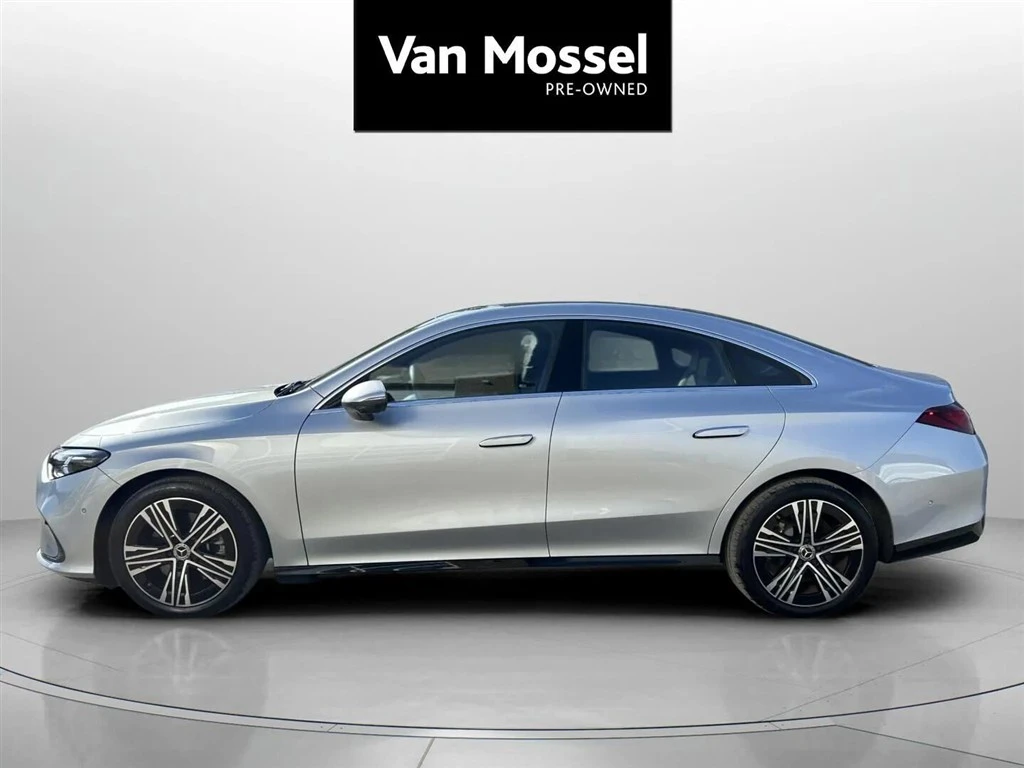 Mercedes-Benz-CLA-image-7