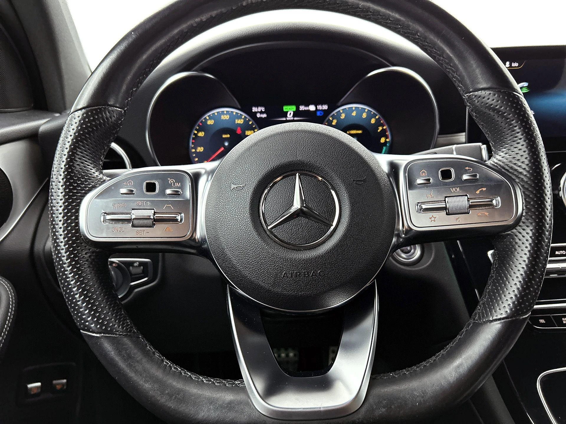 Mercedes-Benz GLC 300e 4MATIC AMG Line