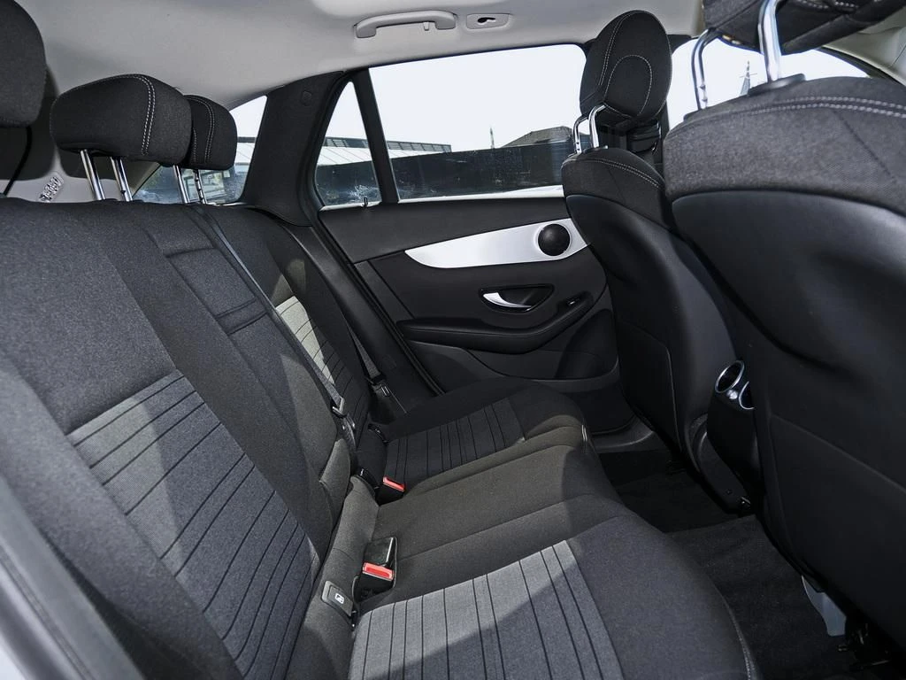 Mercedes-Benz-GLC 300 d-image-13