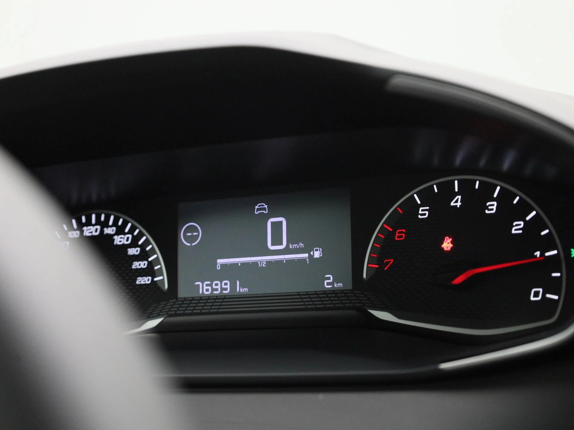 Peugeot-208-image-20