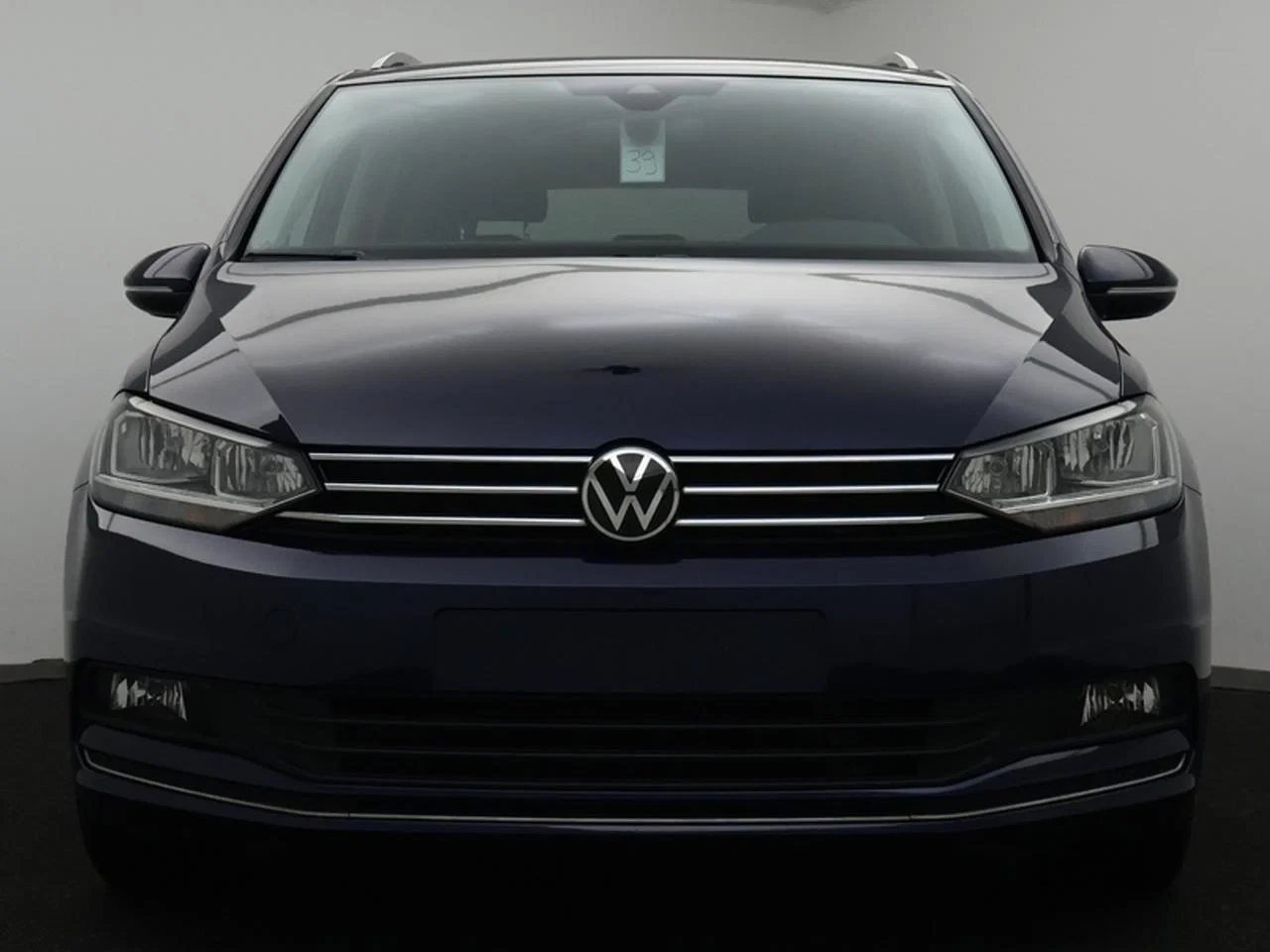 Volkswagen-Touran-image-9