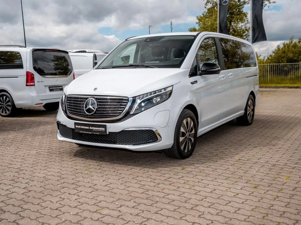 Mercedes-Benz-EQV 300-image-6