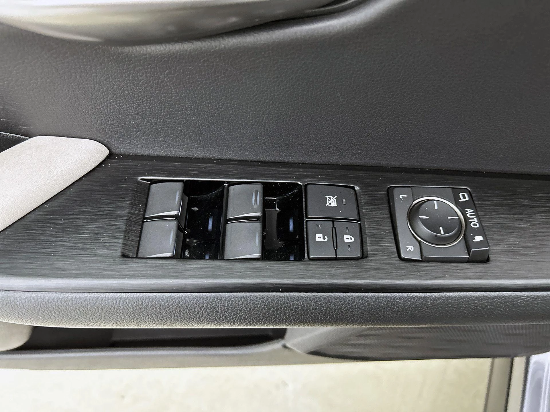 Lexus-UX-image-40