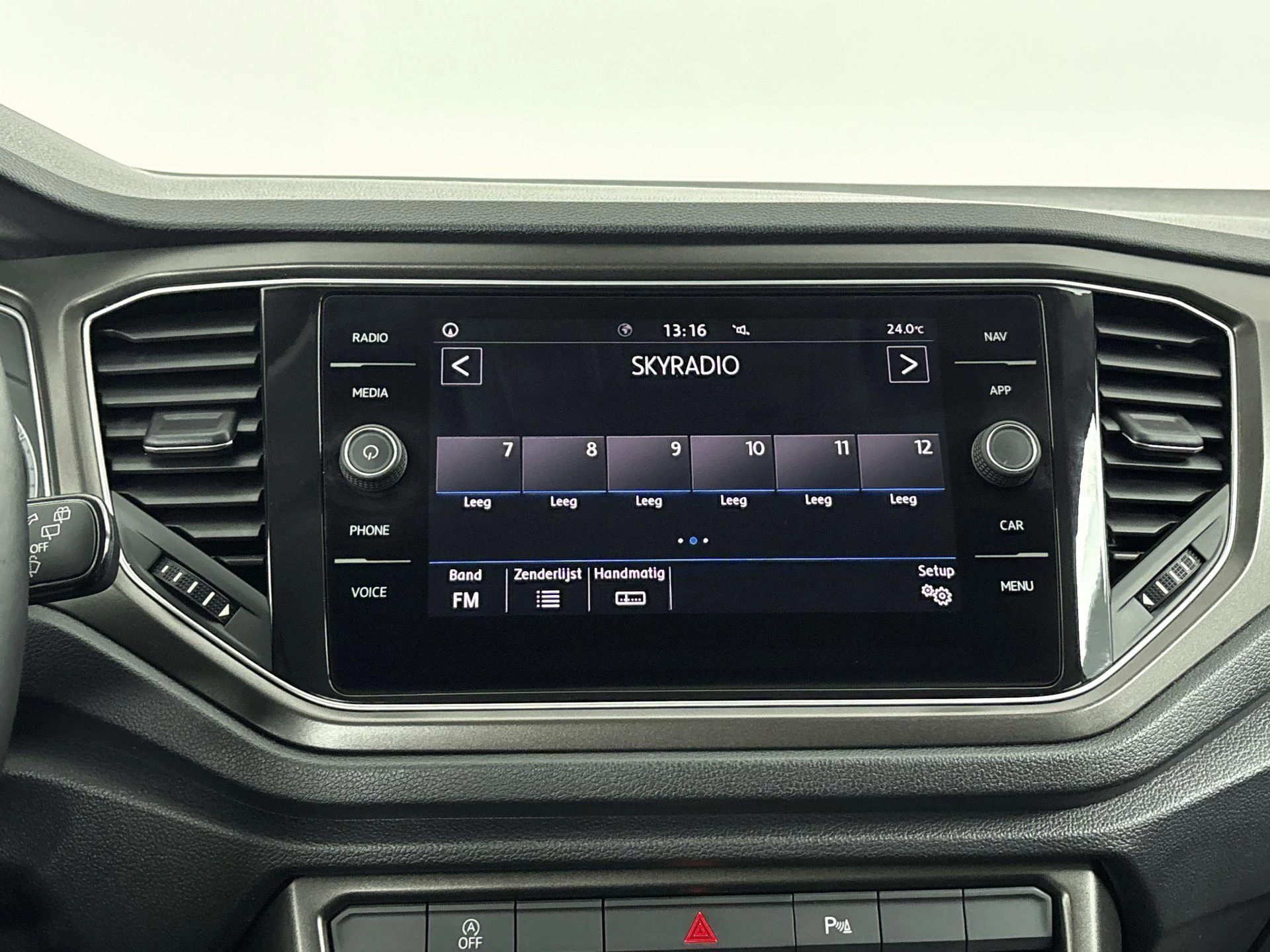 Volkswagen-T-Roc-image-14
