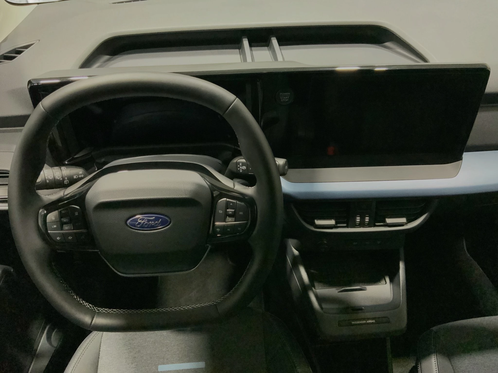 Ford-Tourneo Courier-image-3