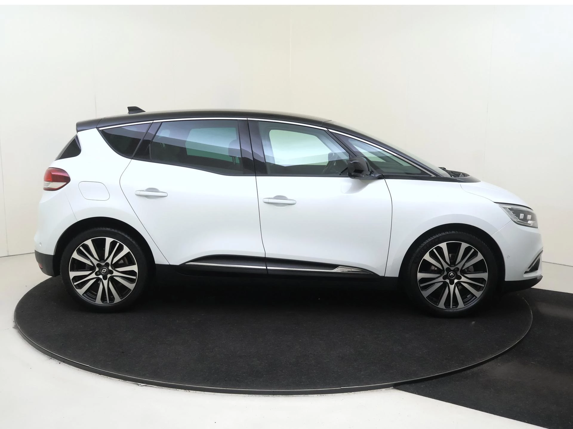 Renault Scénic 1.3 TCe160 Initiale Paris AUTOMAAT