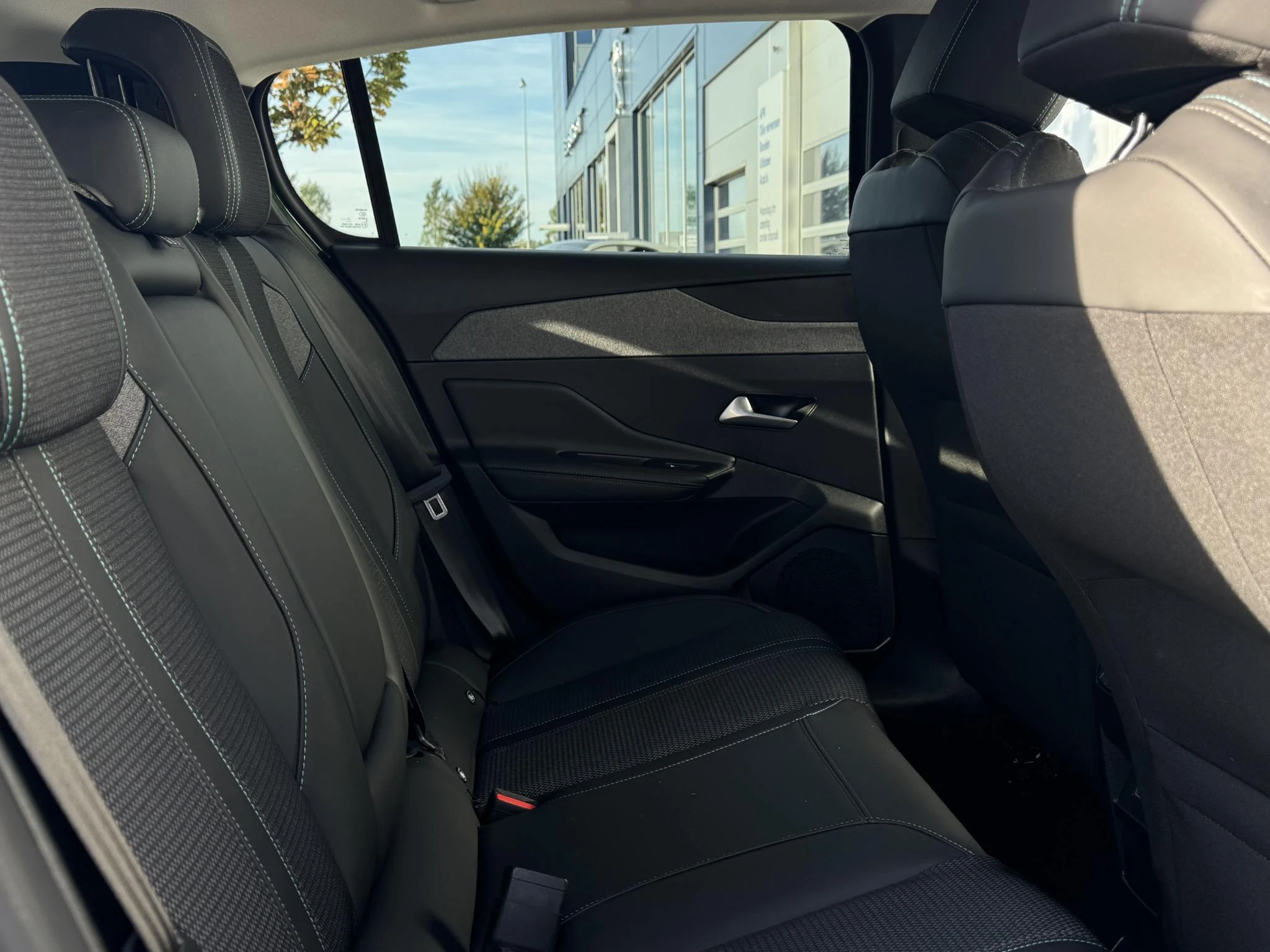 Peugeot-308-image-25