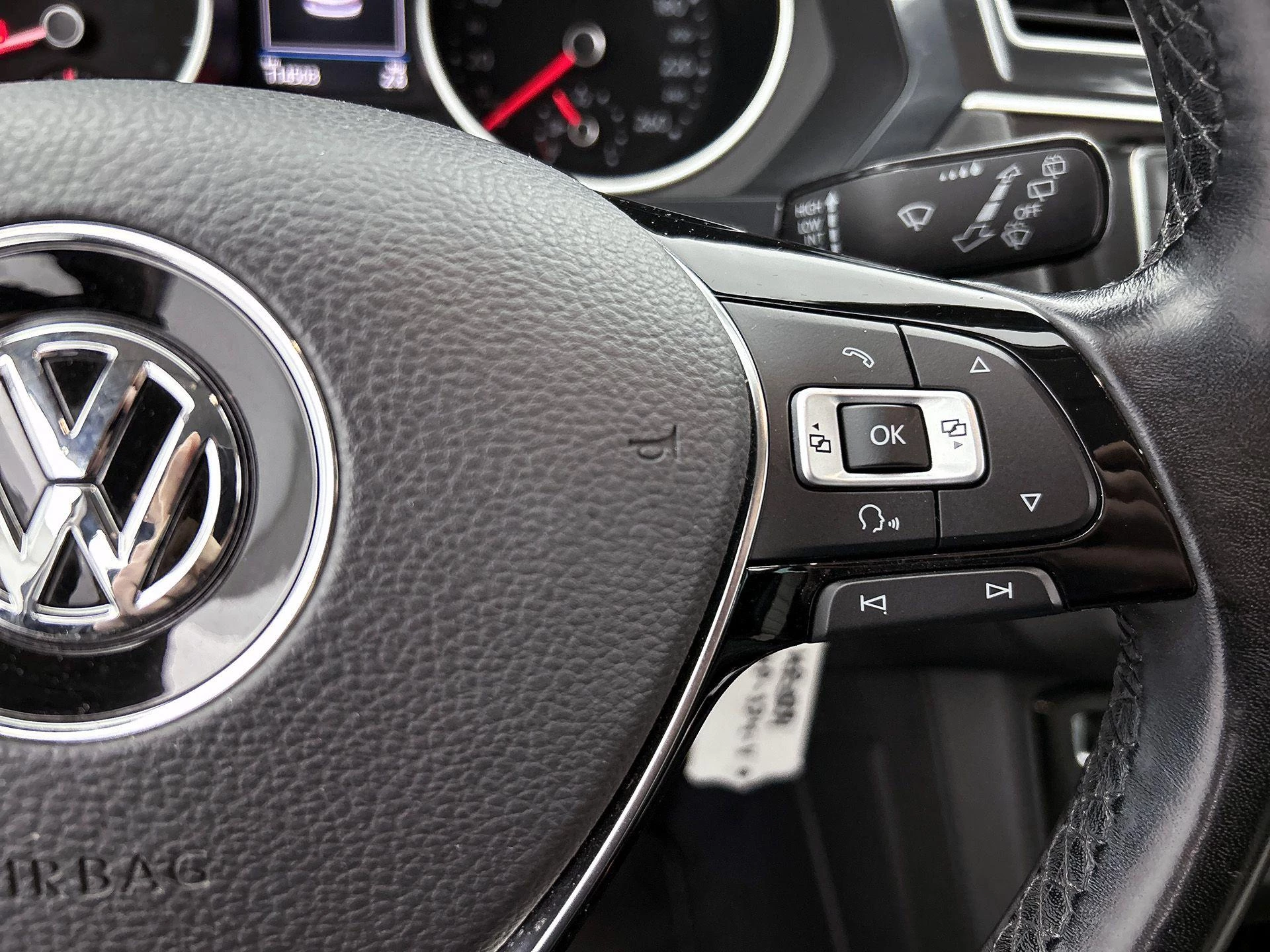 Volkswagen-Tiguan-image-5