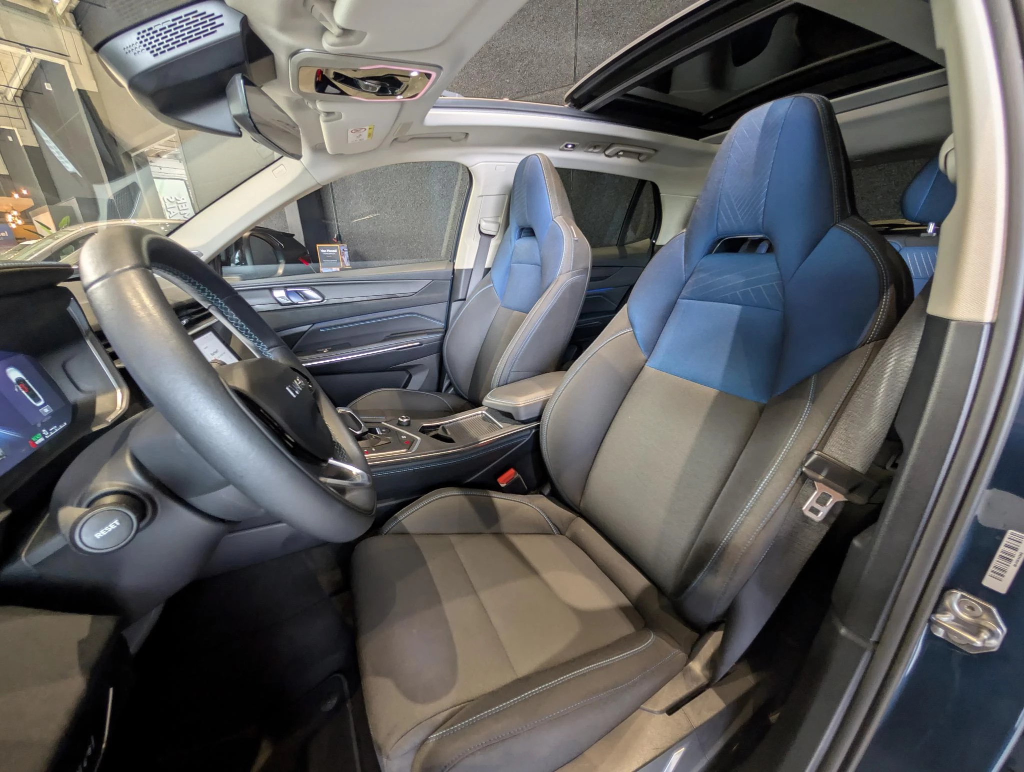 Lynk & Co-01-image-9