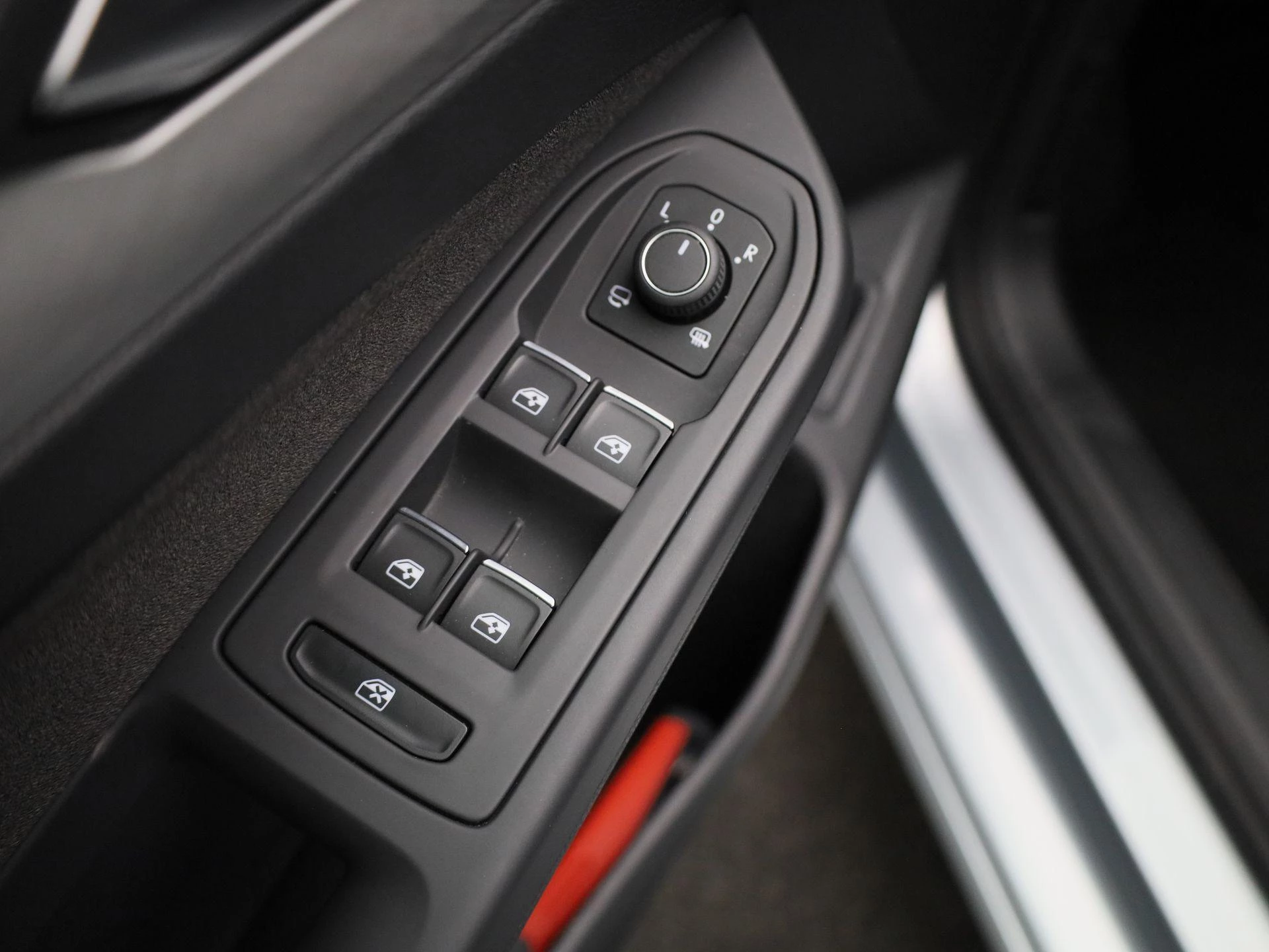 Volkswagen-Golf-image-28