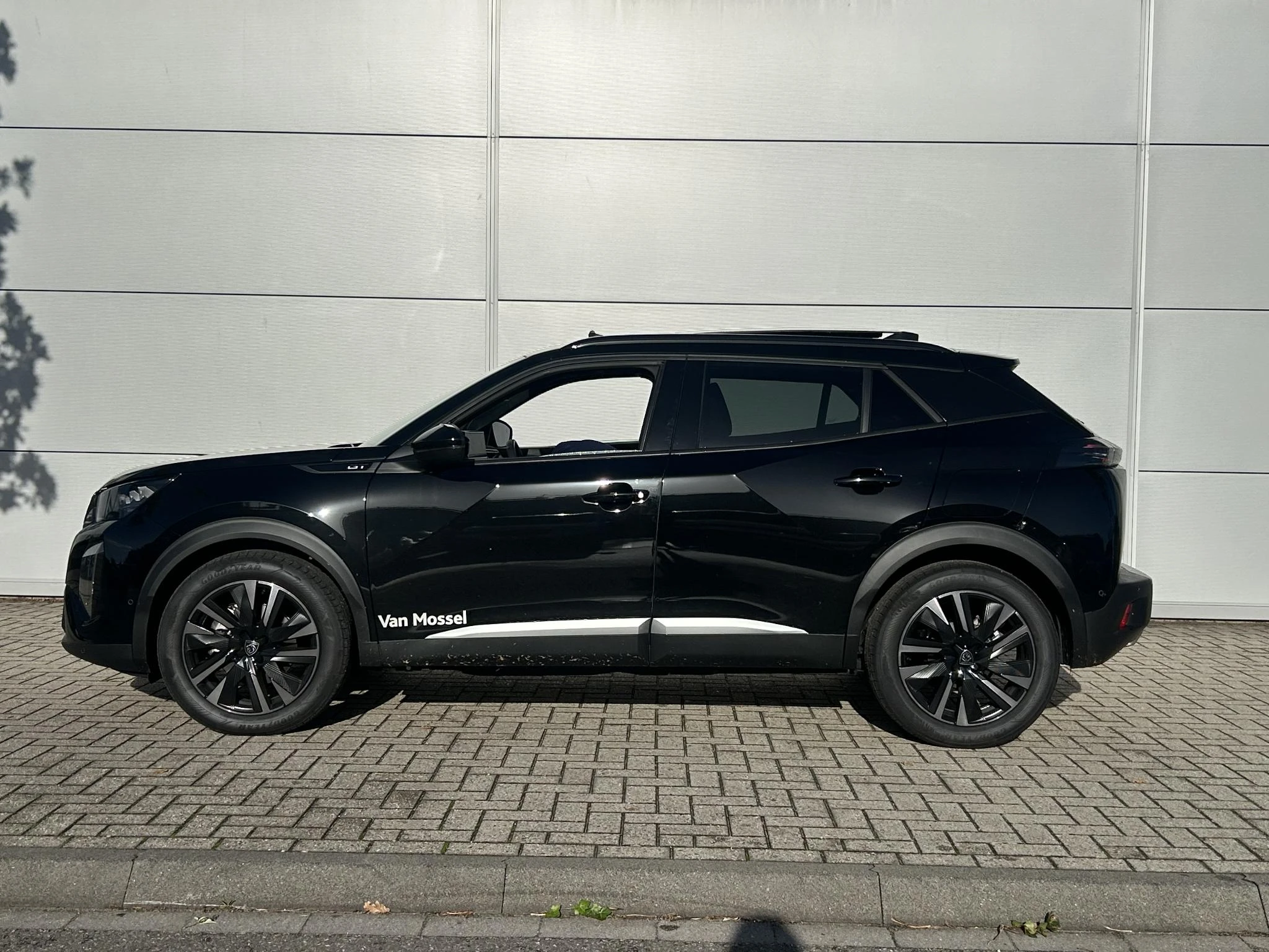 Peugeot-2008-image-2