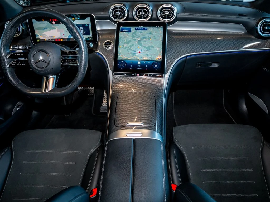 Mercedes-Benz-GLC 300 d-image-13
