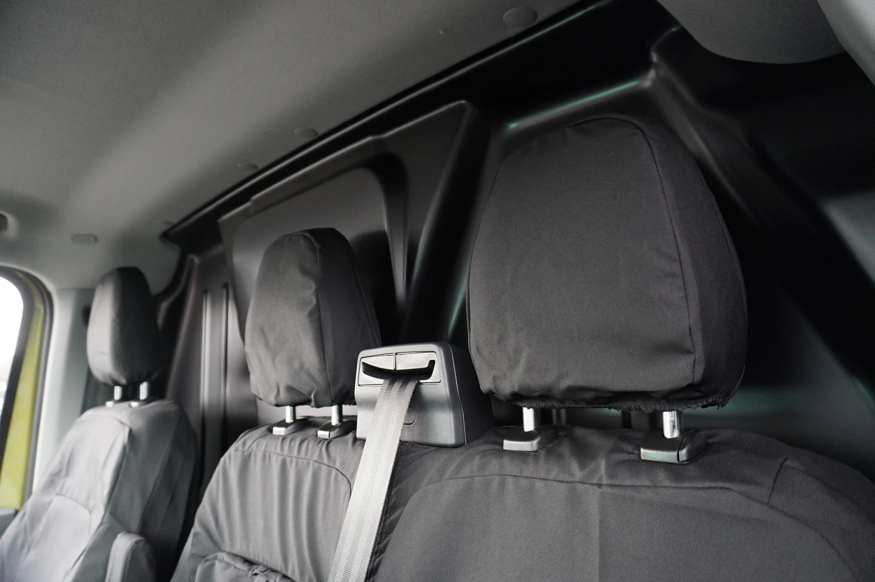 Volkswagen-Transporter-image-7