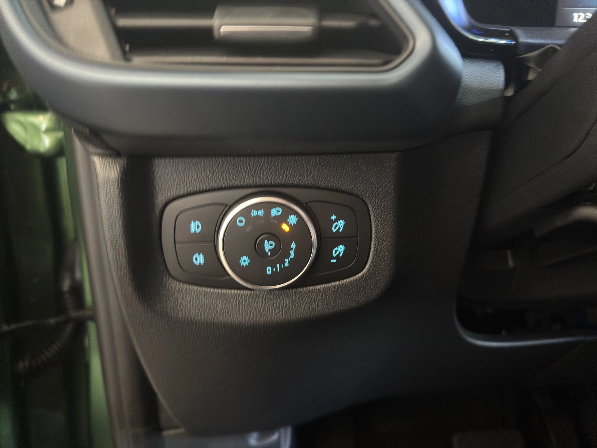 Ford-Tourneo Courier-image-15