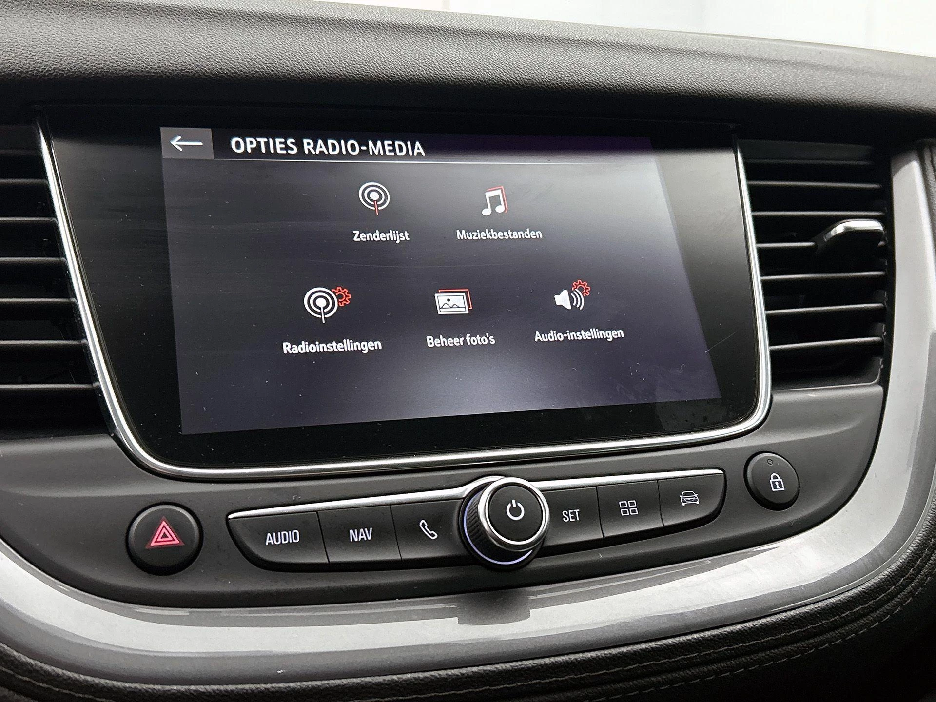 Opel-Grandland X-image-6
