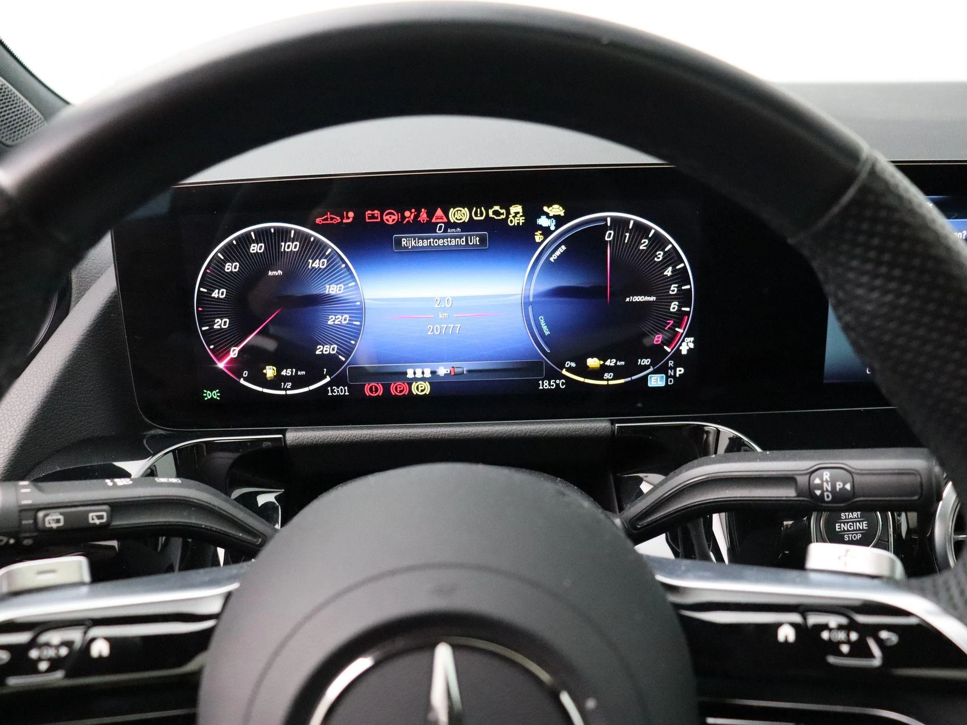 Mercedes-Benz-GLA-image-14