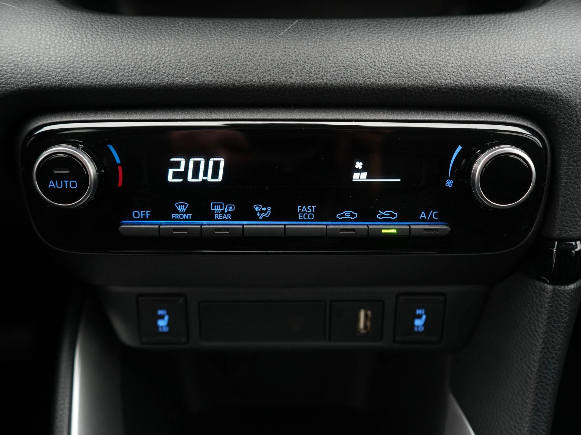 Toyota-Yaris-image-15