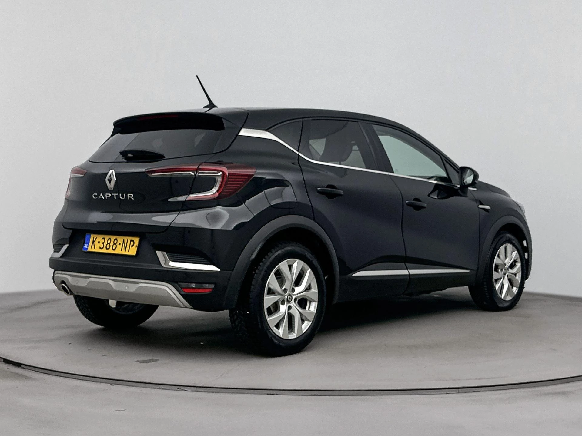 Renault-Captur-image-3