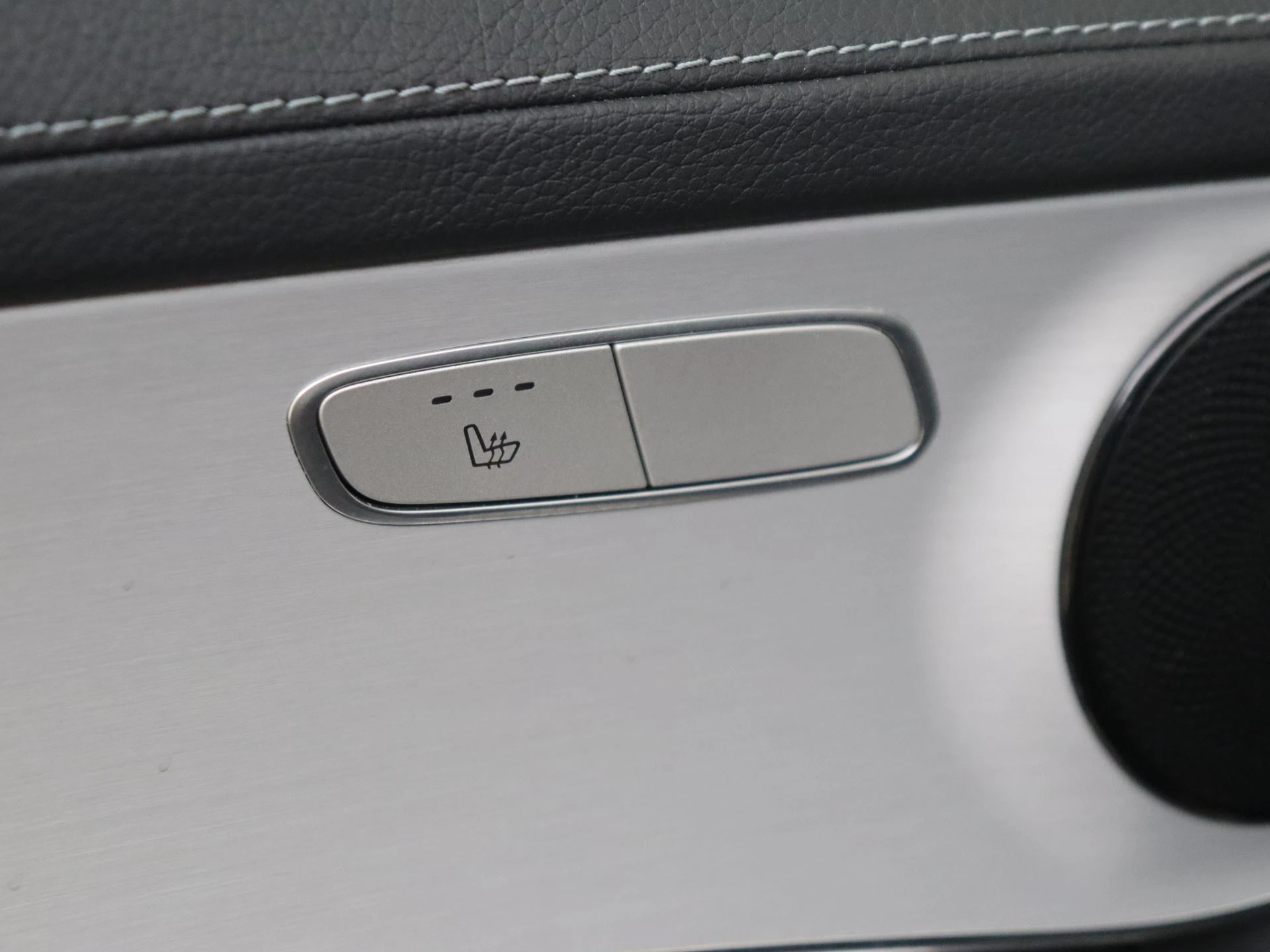 Mercedes-Benz-GLC-image-24
