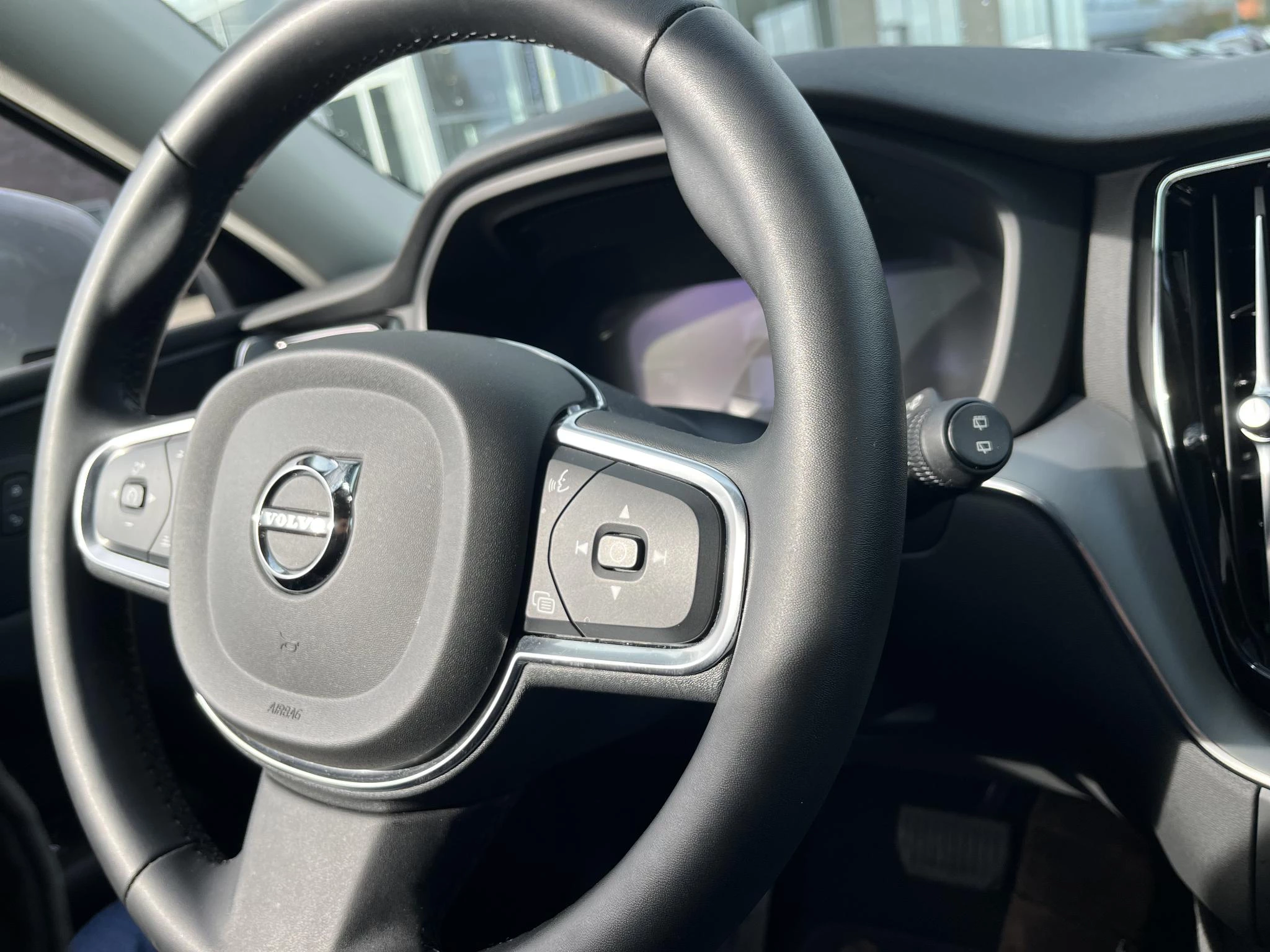 Volvo-XC60-image-12