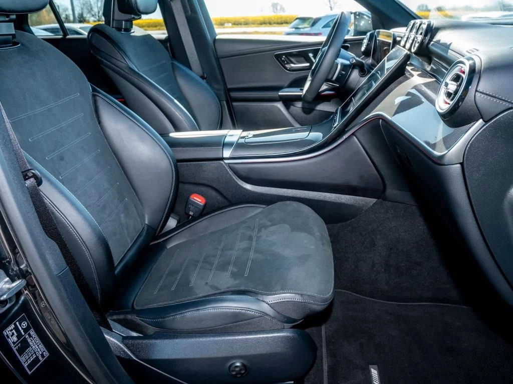 Mercedes-Benz-GLC 300 d-image-11