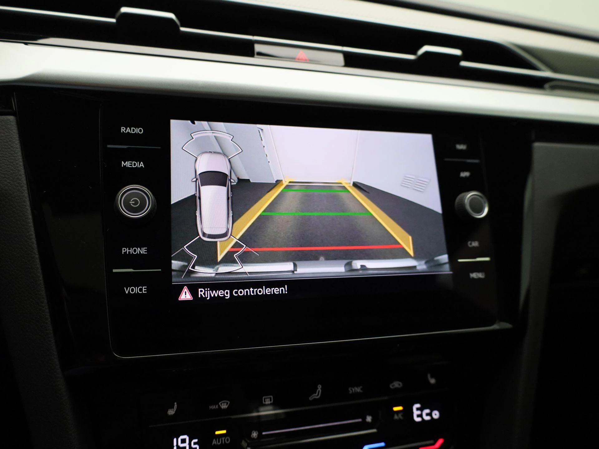 Volkswagen-Arteon-image-29