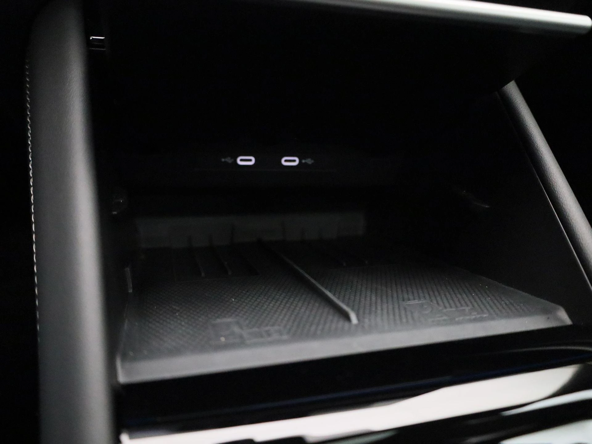 Volkswagen-Tiguan-image-28