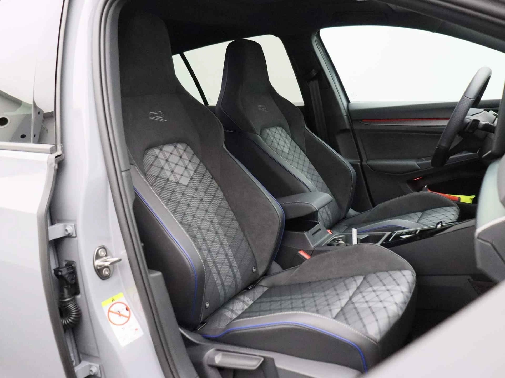 Volkswagen-Golf-image-39