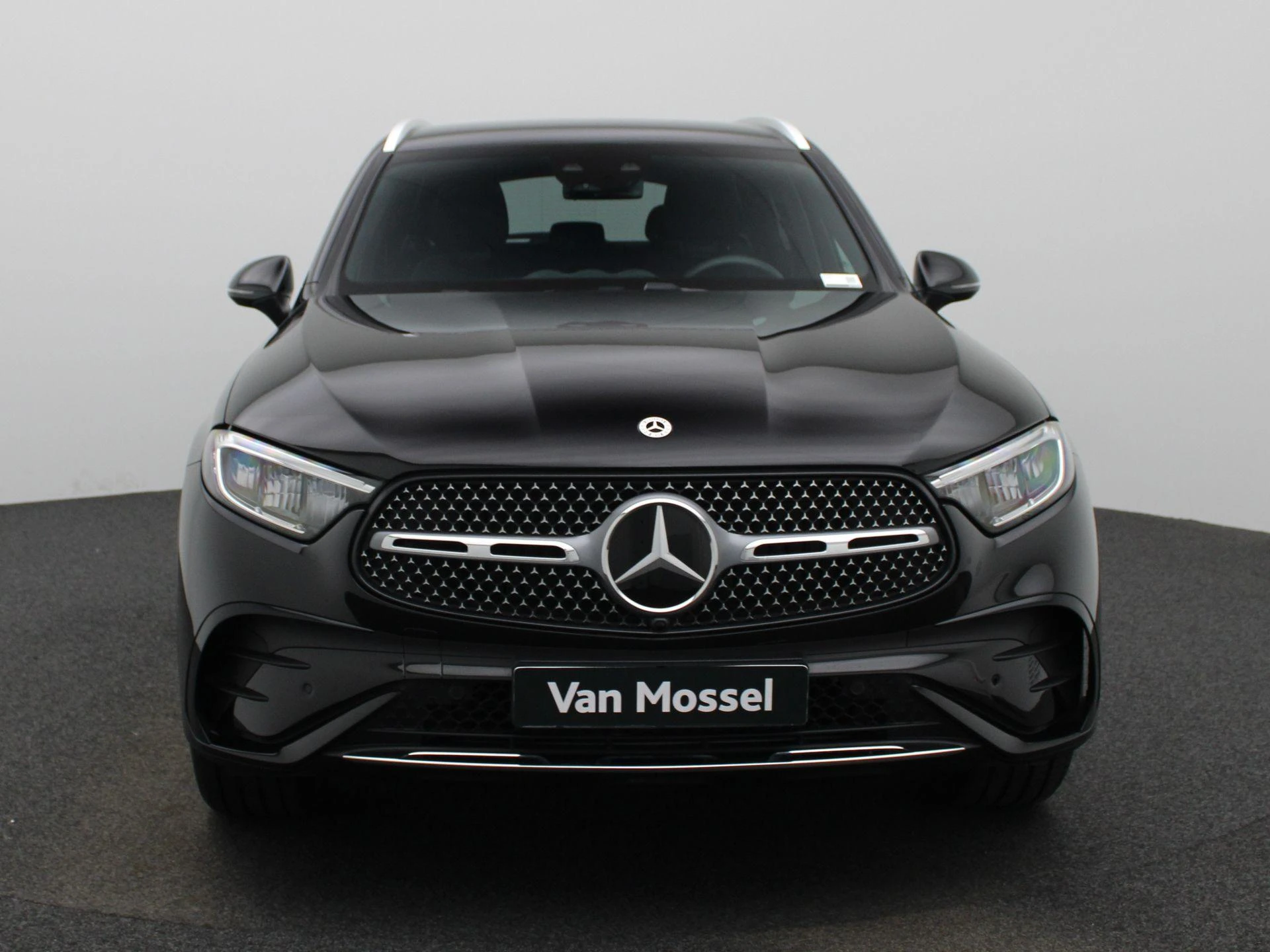 Mercedes-Benz-GLC-image-2