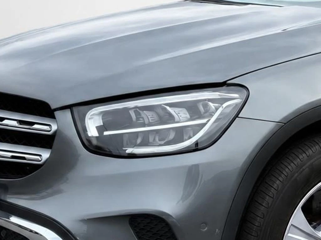 Mercedes-Benz-GLC 300 de-image-4