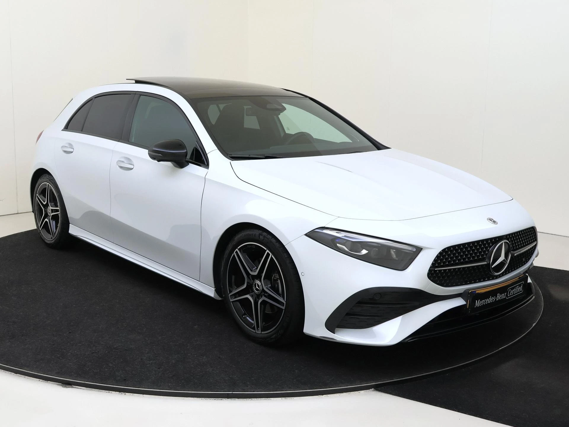 Mercedes-Benz-A-Klasse-image-1