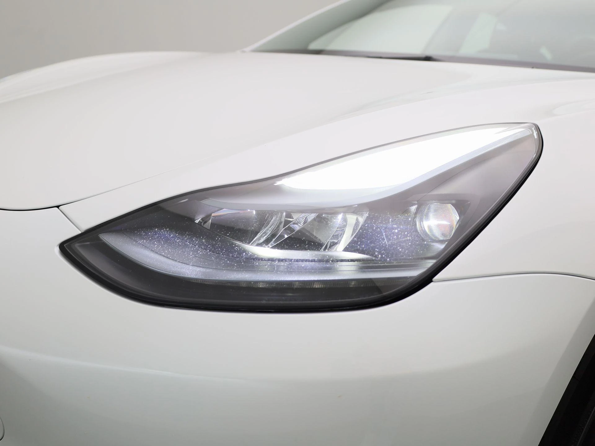 Tesla-Model 3-image-18