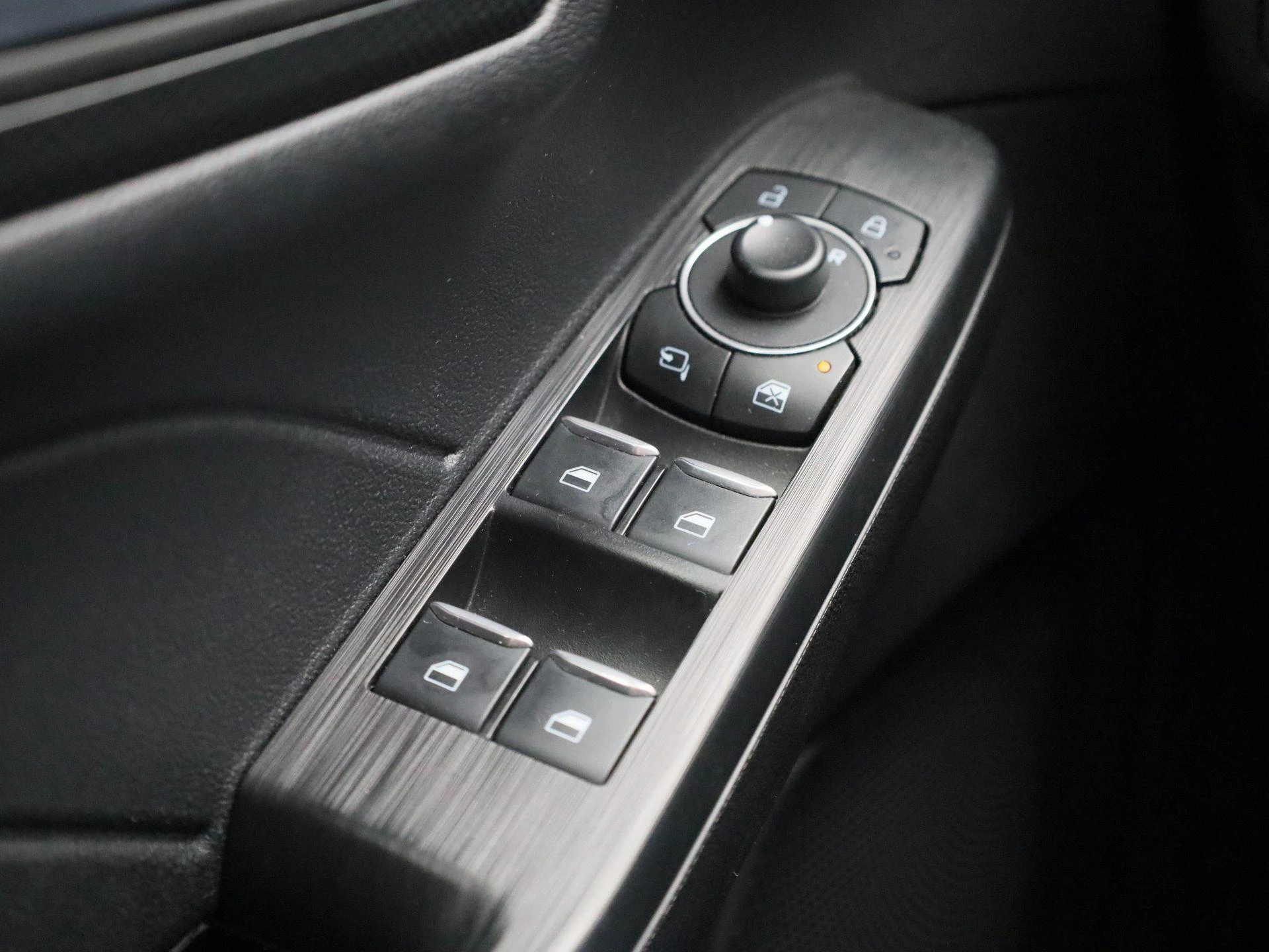 Ford Kuga - 32