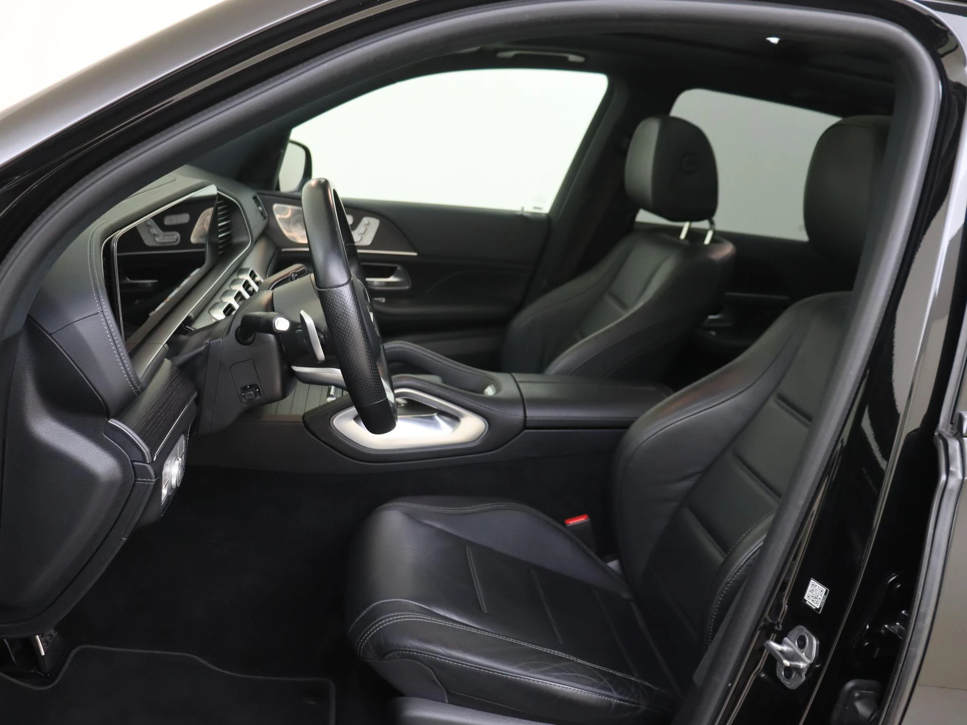 Mercedes-Benz-GLE-image-2