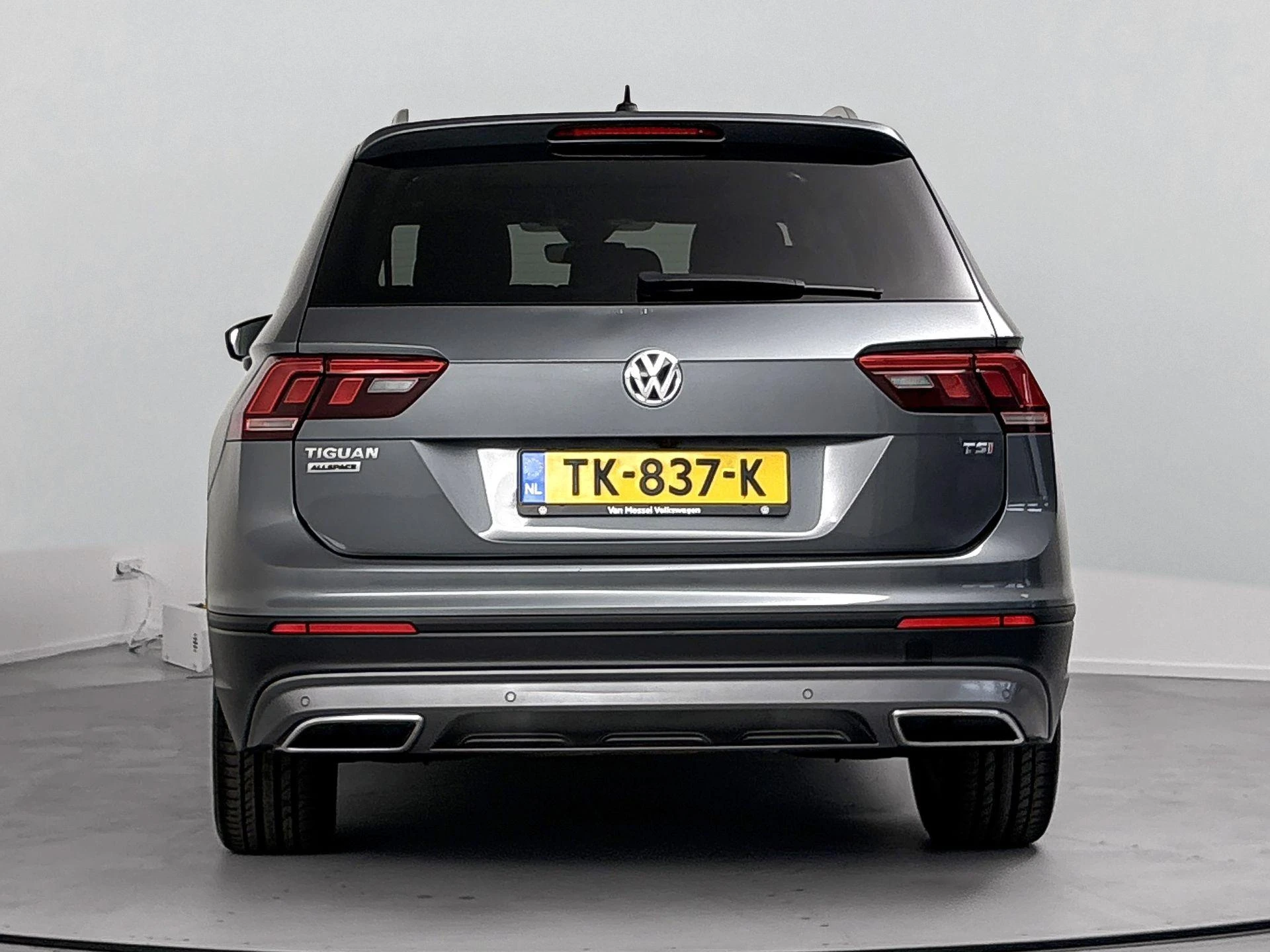 Volkswagen-Tiguan Allspace-image-2
