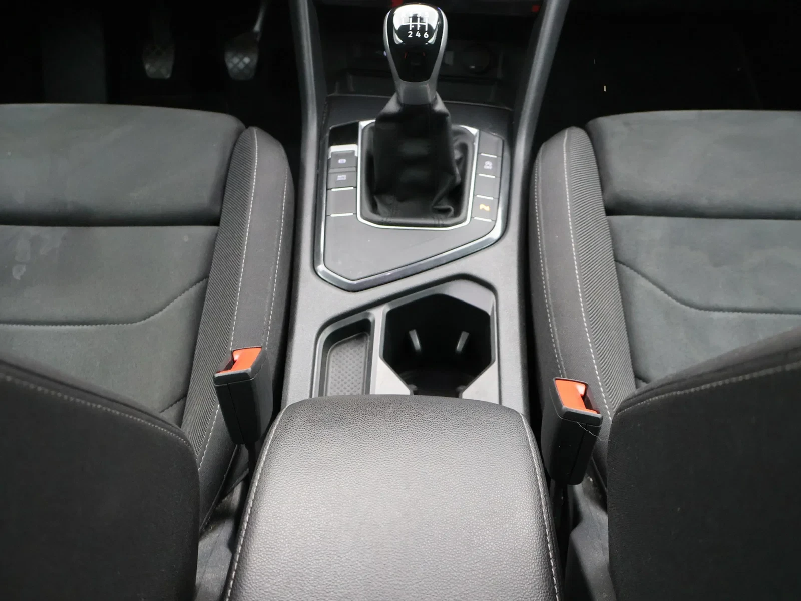 Volkswagen-Tiguan-image-12