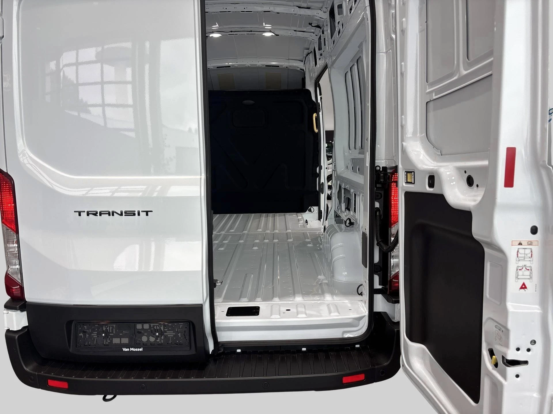 Ford-Transit-image-24