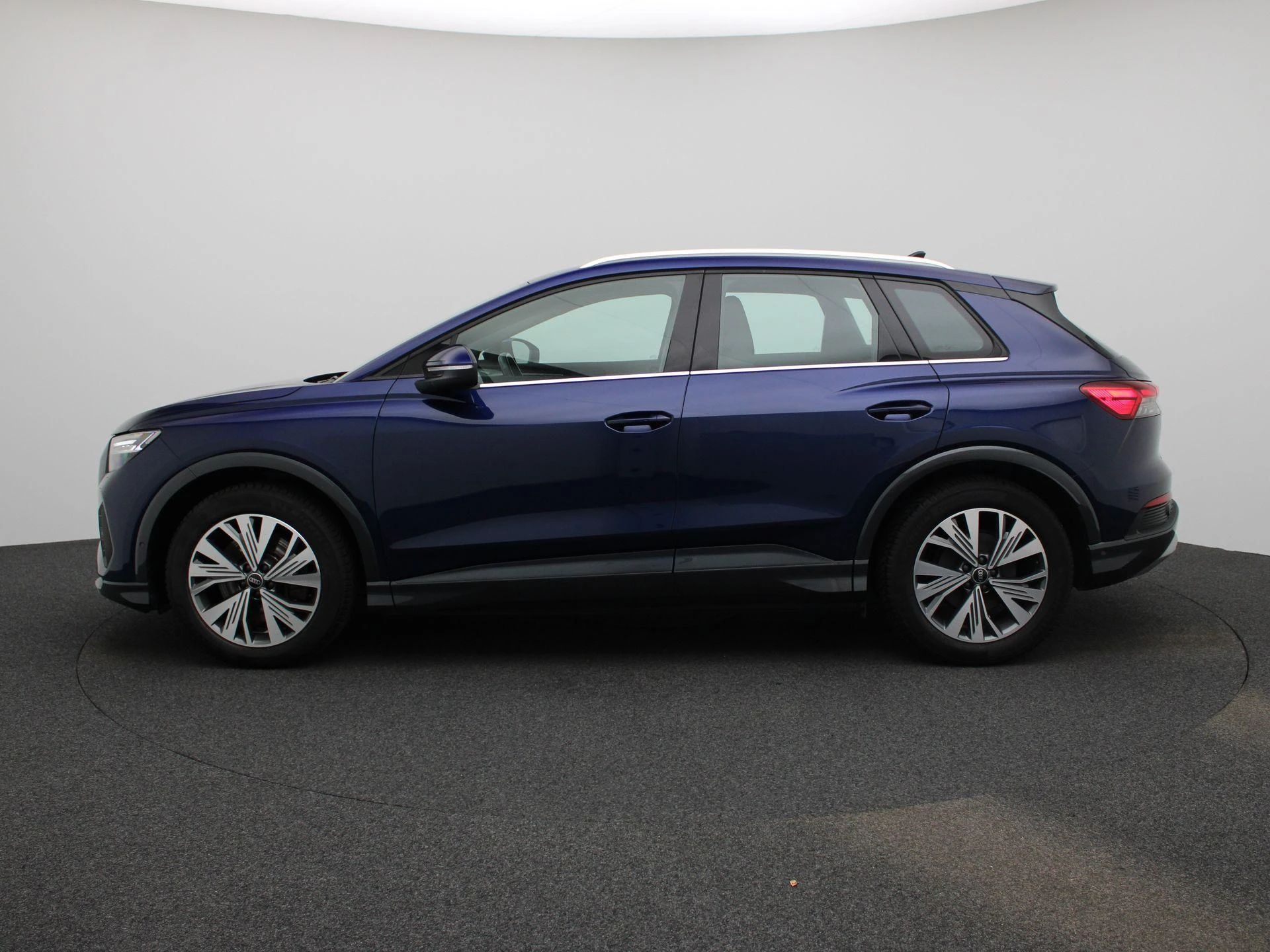 Audi-Q4 e-tron-image-3