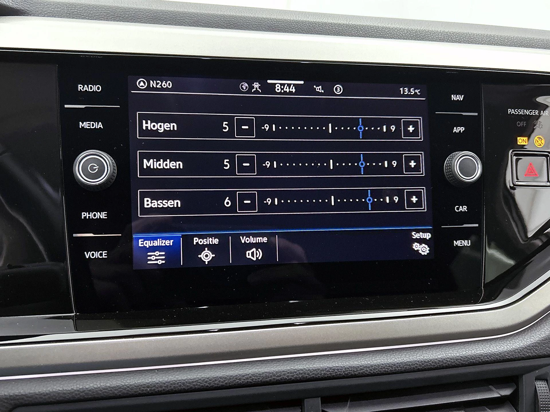 Volkswagen-Polo-image-9