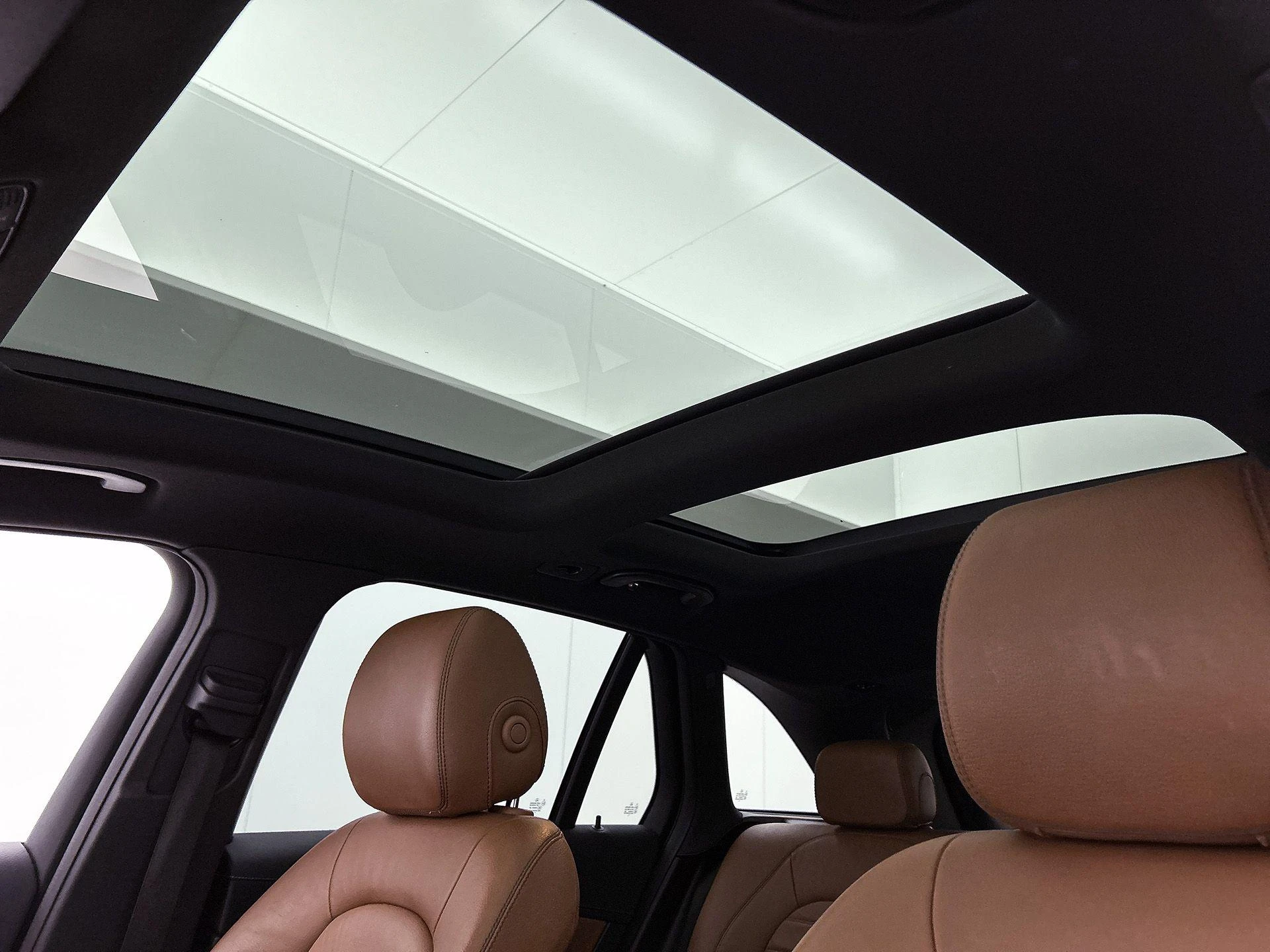 Mercedes-Benz-GLC-image-38