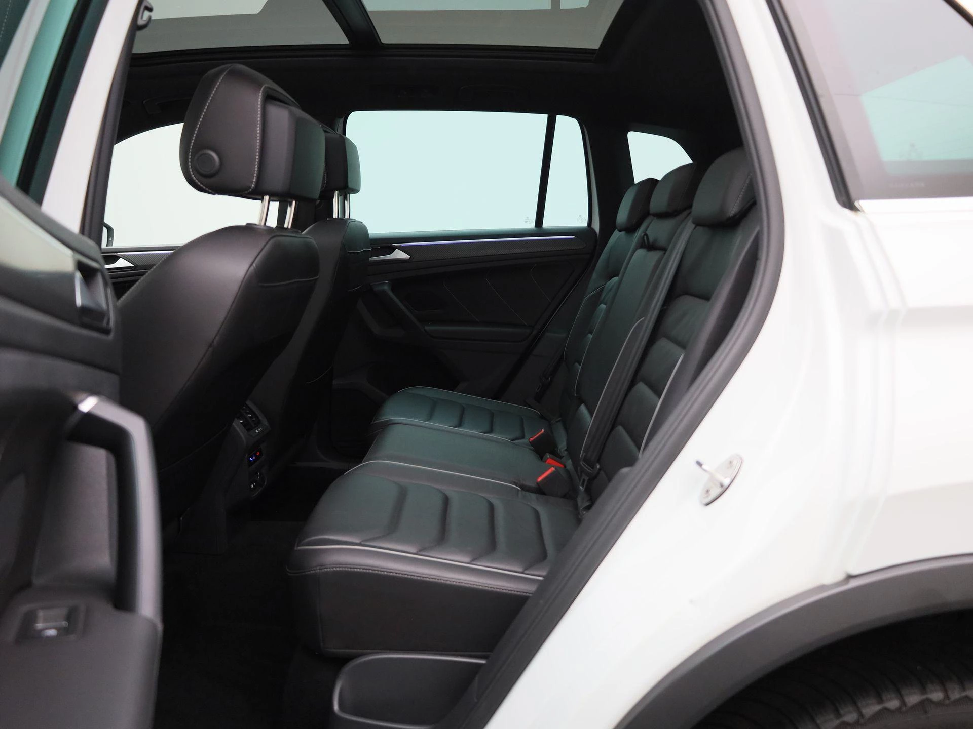 Volkswagen-Tiguan-image-11